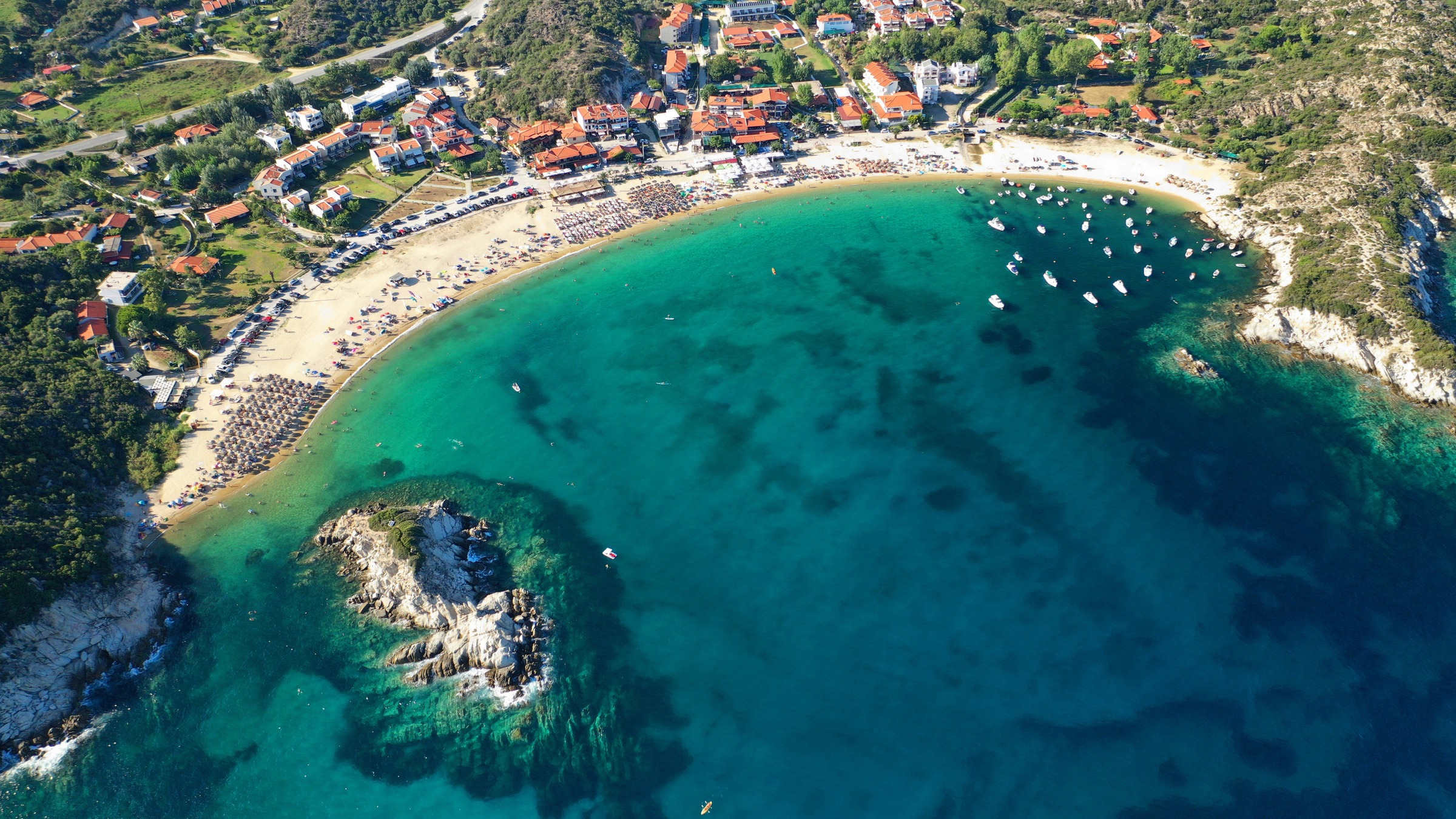 Der Strand von Kalamitsi photo